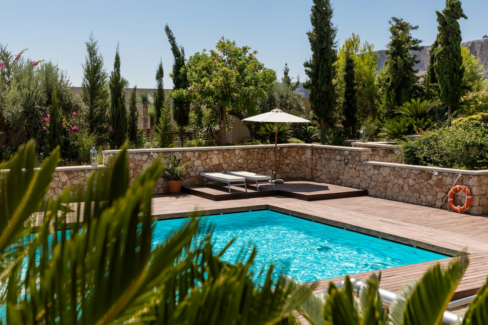 Paradise Pool & Spa — Custom Pool Builder in Burbank